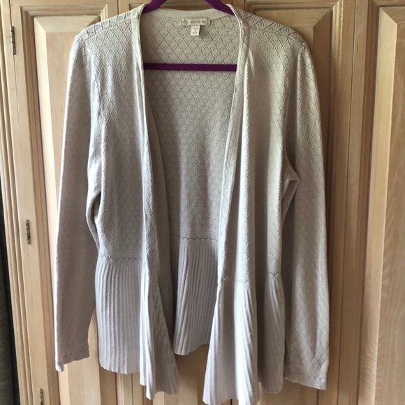 dressbarn Sweaters - 🌸3/$25🌸 Dressbarn 1X beige lightweight sweater